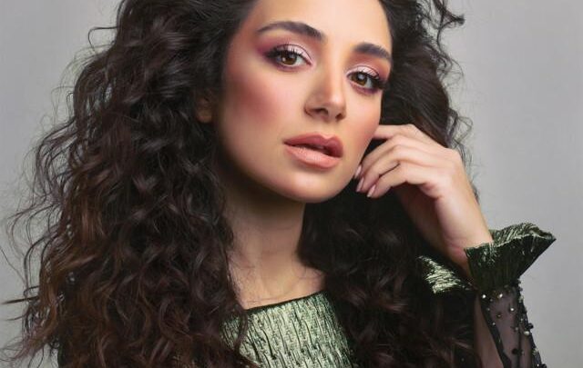 Carla Chamoun Biography: Age, Net Worth, Height, Parents, Songs, Albums, Tours, Partner, Ethnicity
