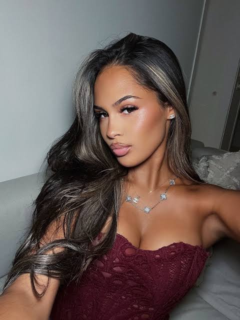 Emma Hallberg Biography: Instagram, Net Worth, Awards, Ethnicity, Parents, Age, Height, Boyfriend, Religion