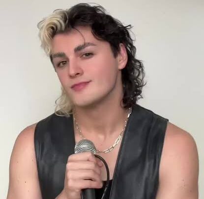 Andrew Larrañaga Biography: Height, Songs, Ethnicity, Parents, Net Worth, Awards, Age, Religion, Girlfriend