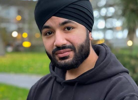Arshdeep Soni Biography: Ethnicity, TikTok, Parents, Age, Height, Magic Tricks, Girlfriend, Religion, Net Worth