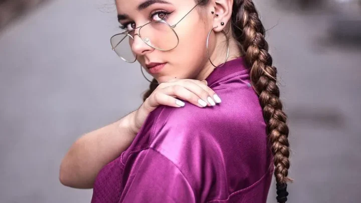 Monismurf Biography: Ethnicity, Parents, Instagram, Net Worth, Age, Real Name, Partner, TikTok, Height, Books
