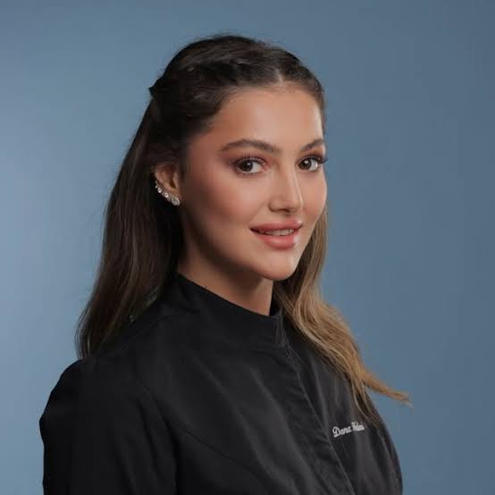 Dana Hallani Biography: Age, Fiancé, Net Worth, Height, Parents, Chef, Business, Forbes, Instagram