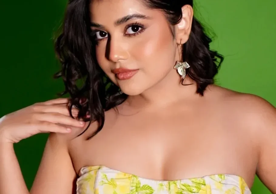 Urfi Javed’s sister, Dolly Javed Biography: Age, Net Worth, Boyfriend, Siblings, Parents, Height, Instagram, Ethnicity, YouTube