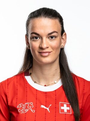 Riola Xhemaili Biography: Age, Net Worth, Height, Parents, Stats, Club, Boyfriend, Instagram