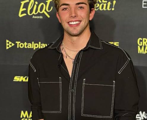Mariano Razo Biography: Siblings, Ethnicity, Age, Wife, Fitness, Parents, Net Worth, YouTube, Height
