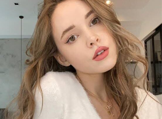 Taylor Richard Biography: Height, Ethnicity, Parents, Instagram, Husband, Net Worth, Awards, YouTube, Age