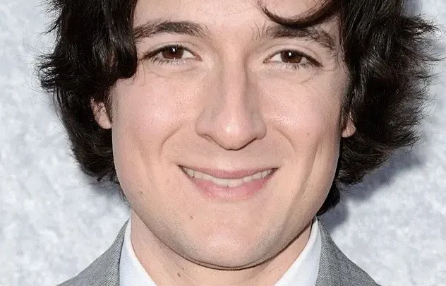 Josh Brener Biography: Age, Wife, Silicon Valley, Career, Net Worth, Height, Parents, Wiki, Movies