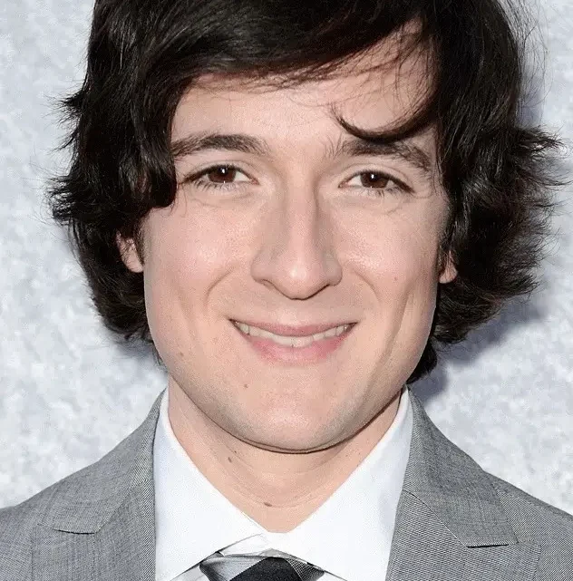 Josh Brener Biography: Age, Wife, Silicon Valley, Career, Net Worth, Height, Parents, Wiki, Movies