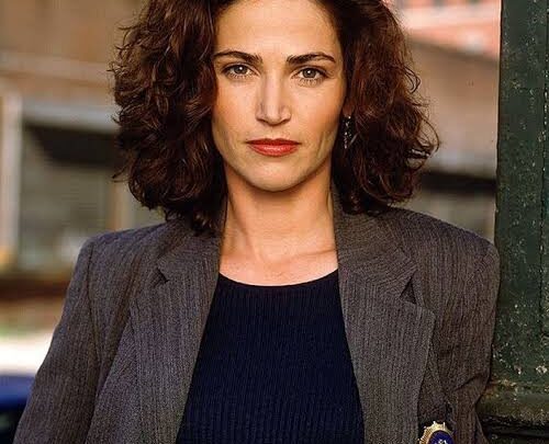 Kim Delaney Biography: Age, Husband, Children, Net Worth, Height, Parents, Movies & TV Shows