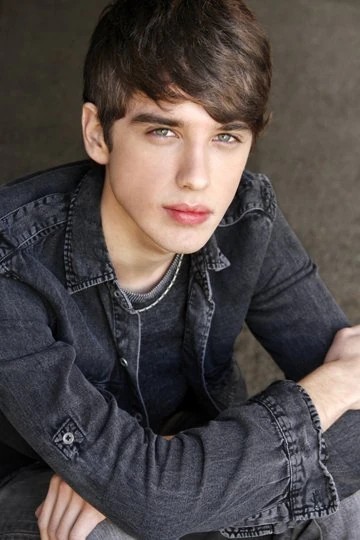 David Lambert Biography: Age, Parents, Net Worth, Height, Siblings, Movies & TV Shows