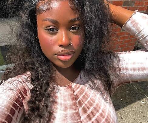 Victoria Adeyinka Biography: Siblings, Ethnicity, Height, Parents, TikTok, Age, Songs, Boyfriend, Religion