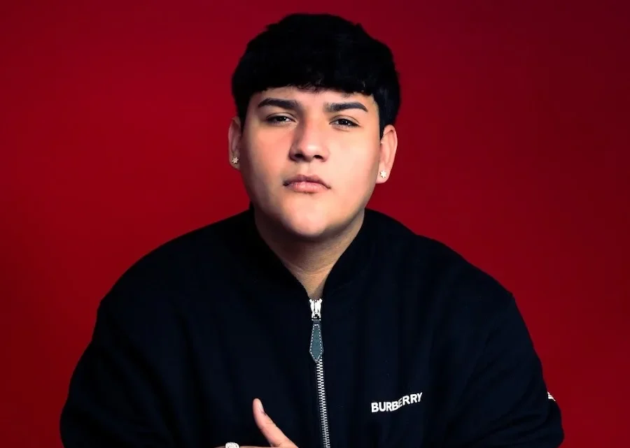 Victor Mendivil Biography: Height, Girlfriend, Ethnicity, Awards, Parents, Instagram, Age, Songs, Net Worth