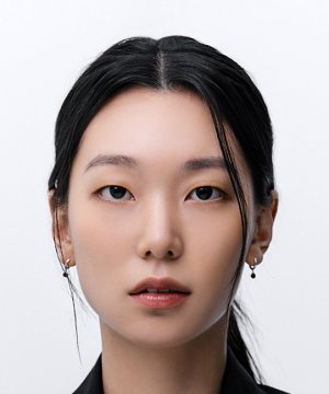 Lee Ho-jung Biography: Siblings, Boyfriend, Movies, Parents, Net Worth, Height, Age, Ethnicity