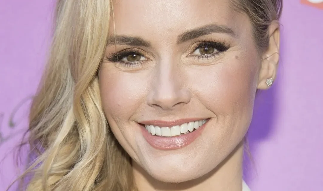 Brianna Brown Biography: Age, Husband, Children, Net Worth, Height, Parents, Movies & TV Shows