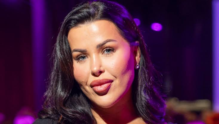 Melina Johnsen Biography: Net Worth, Spouse, Age, Brother, Parents, Salary, Wiki, Height, Songs, Concerts