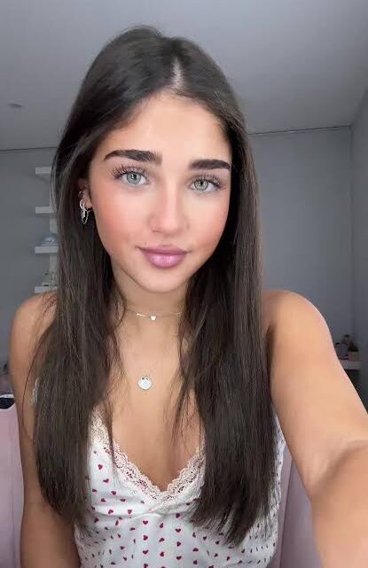 Sienna Walker Biography: Instagram, Boyfriend, Net Worth, Age, Height, Ethnicity, TikTok
