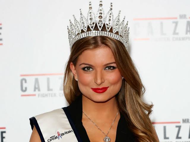 Zara Holland Biography: Age, Husband, Height, Net Worth, Parents, Love Island, Career