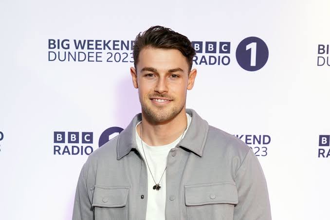 Andrew Le Page Biography: Age, Net Worth, Love Island, Height, Girlfriend, Siblings, Career