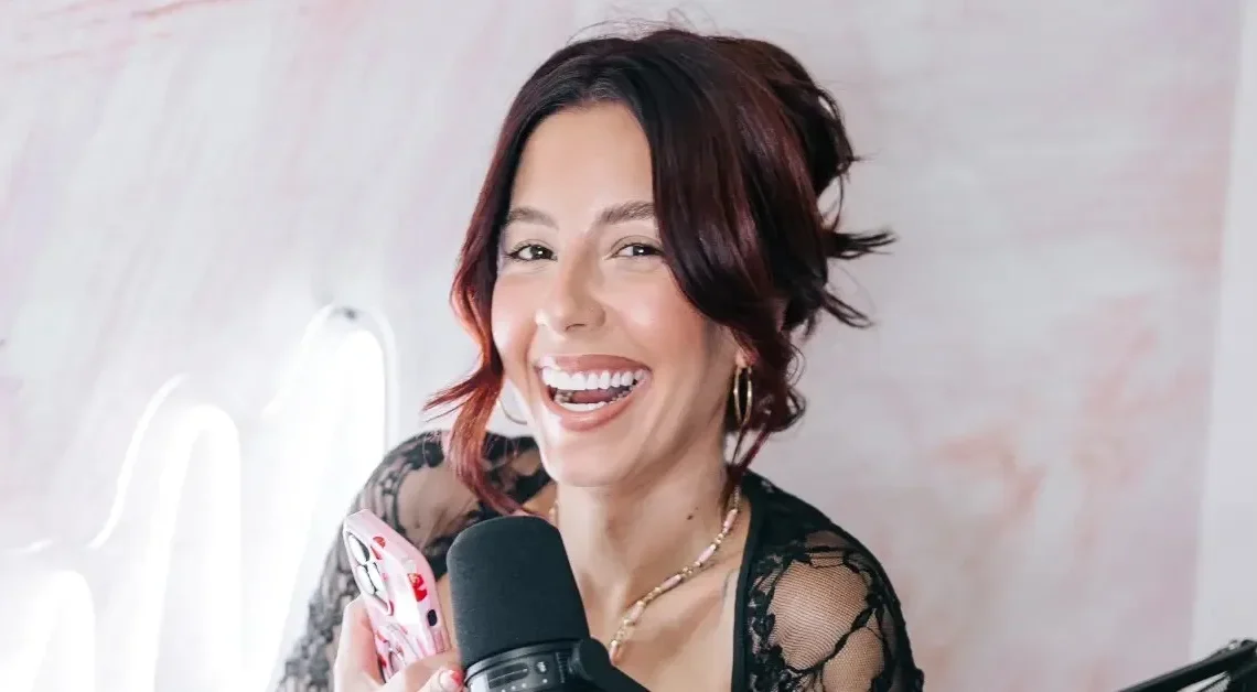 Vee Rivera Biography: Age, Net Worth, TV Shows, Height, Husband, Kids, Career, Instagram, Award
