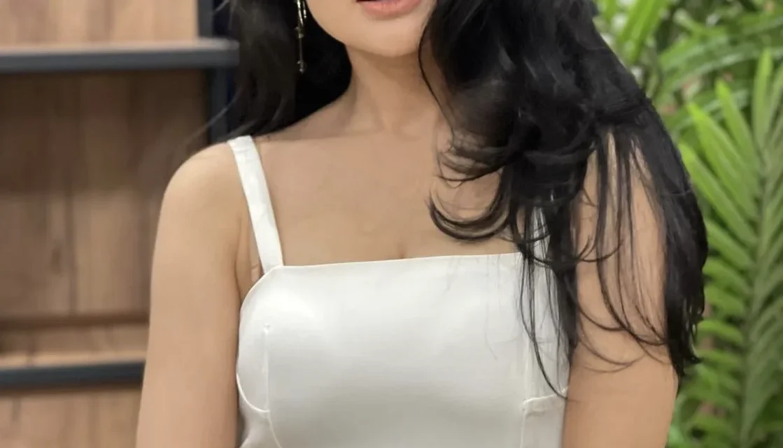 Sitora Alimjanova Biography: Parents, Songs, Ethnicity, Age, Net Worth, Boyfriend, Movies, Instagram