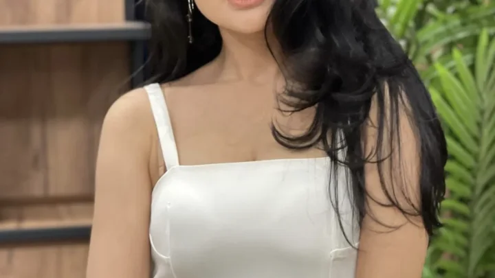 Sitora Alimjanova Biography: Parents, Songs, Ethnicity, Age, Net Worth, Boyfriend, Movies, Instagram