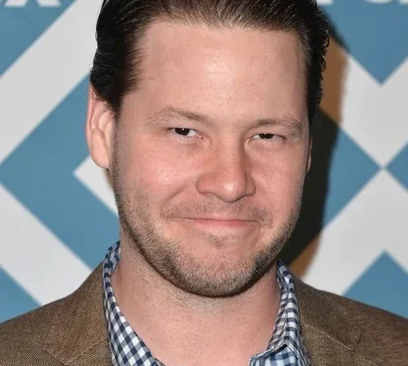Ike Barinholtz Biography: Ethnicity, Parents, Instagram, Brother, Net Worth, Movies, Awards, Books, Age, Wife
