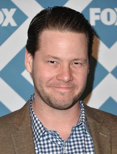 Ike Barinholtz Biography: Ethnicity, Parents, Instagram, Brother, Net Worth, Movies, Awards, Books, Age, Wife