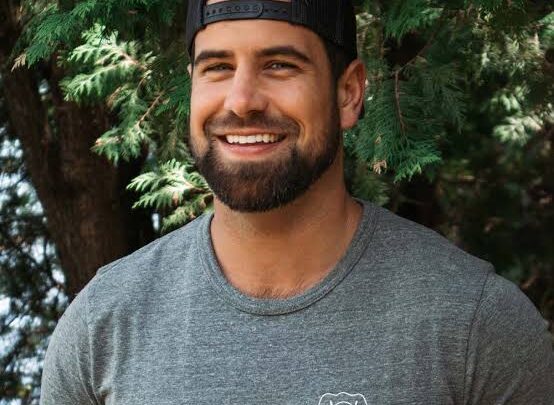 Blake Moynes Biography: Age, Girlfriend, Height, Net Worth, Parents, TV Shows, Conservation