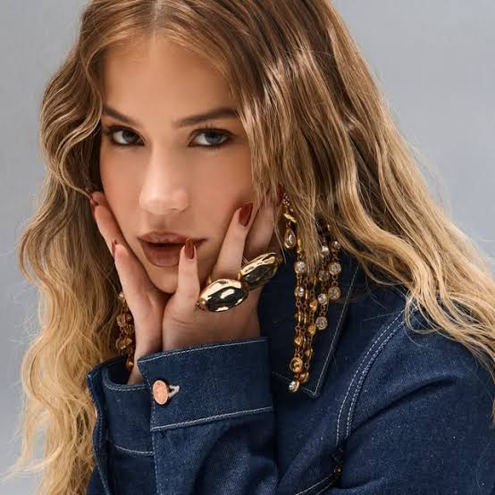 Luisa Alvarenga Biography: Age, Boyfriend, Sister, TikTok, Brand Deals, Net Worth, YouTube, Wiki
