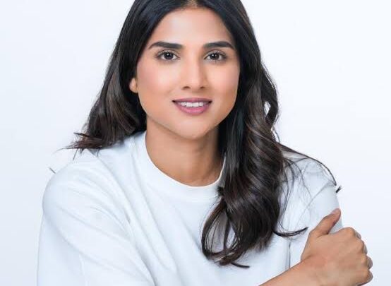 Virdah Javed Khan Biography: Age, Husband, Kids, Height, Net Worth, Parents, Instagram