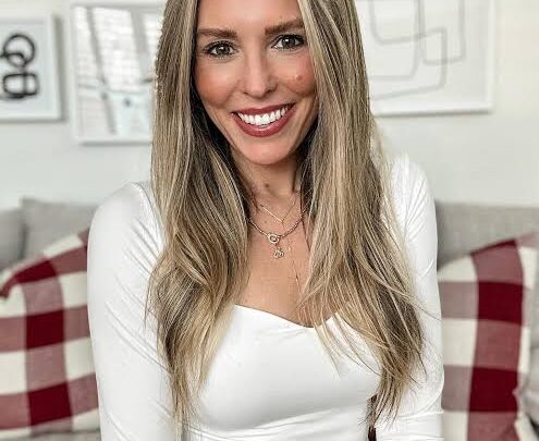 Whitney Buha Biography: Age, Husband, Kids, Height, Net Worth, Parents, Blog, Fashion