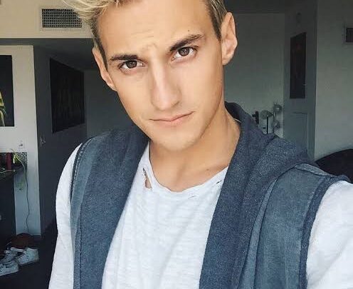 Mark Dohner Biography: Net Worth, Awards, Ethnicity, Parents, Instagram, Age, YouTube, Height, Songs