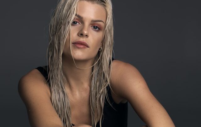 Davina Michelle Biography: Net Worth, Albums, Age, Boyfriend, Siblings, Height, Parents, Songs, Instagram, Eurovision