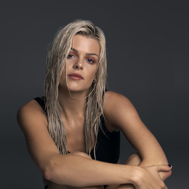 Davina Michelle Biography: Net Worth, Albums, Age, Boyfriend, Siblings, Height, Parents, Songs, Instagram, Eurovision