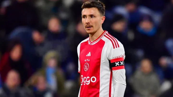 Steven Berghuis Biography: Age, Wife, Clubs, Children, Brother, Net Worth, Parents, Height, Stats, Awards, National Team