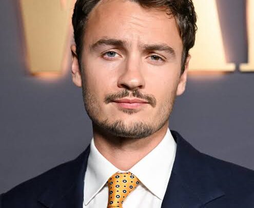 Brandon Thomas Lee Biography: Age, Girlfriend, Height, Net Worth, Parents, TV Shows, Career