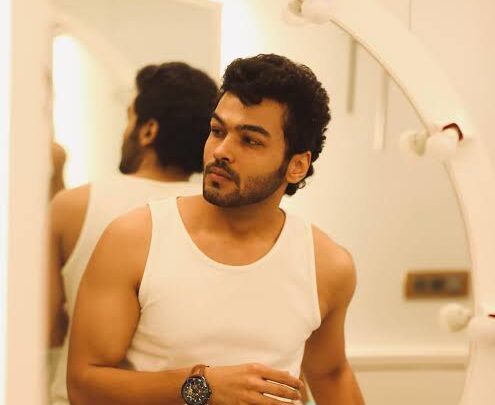 Ansh Pandey Biography: Ethnicity, Parents, Instagram, Net Worth, Runway, Girlfriend, Movies, Height, Age