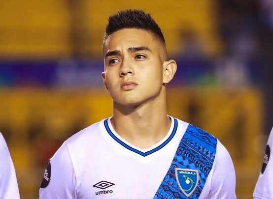 Óscar Santis Biography: National Team, Age, Brother, Stats, Parents, Height, Net Worth, Awards, Instagram