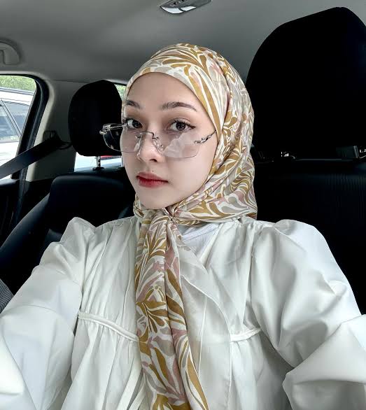 Aliyah Balqis Biography: Age, Net Worth, Husband, Siblings, Parents, Modelling Career, Height, TikTok, Kids
