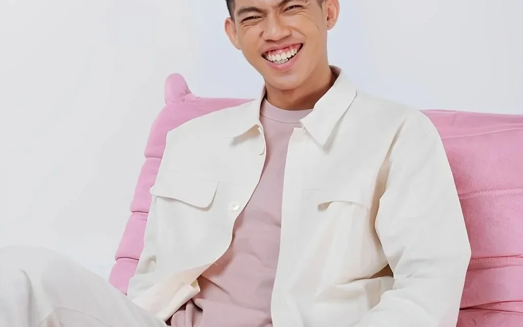 Zubir Khan Biography: Girlfriend, Age, Siblings, Parents, Height, Net Worth, Songs & Albums, Nationality, Facebook