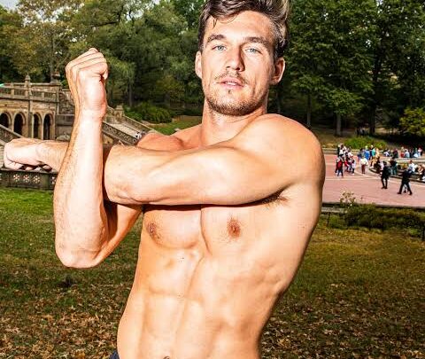 Tyler Cameron Biography: Ethnicity, Runway, Instagram, Height, Net Worth, Girlfriend, Parents, Religion