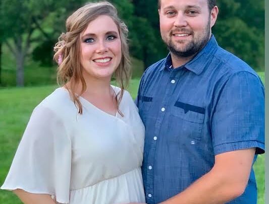 Josh Duggar’s Wife, Anna Renée Keller Biography: Height, Ethnicity, Religion, Net Worth, Children, Age, Husband, YouTube