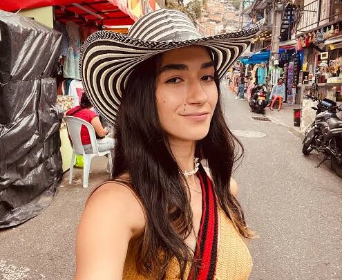 Mariana Casanova Biography: Age, Net Worth, Ex-Boyfriend, Career, TikTok, Sisters, Height