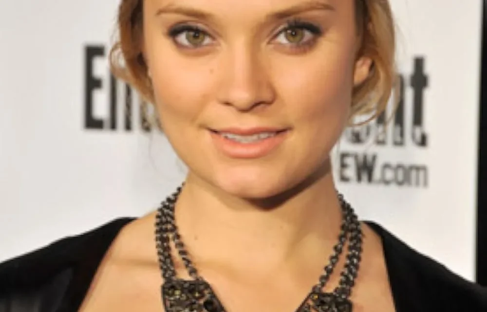 Kelsey Grammer’s daughter, Spencer Grammer Biography: Net Worth, Age, Ex-Husband, Son, Parents, Siblings, Height, TV Shows, Education, Facebook