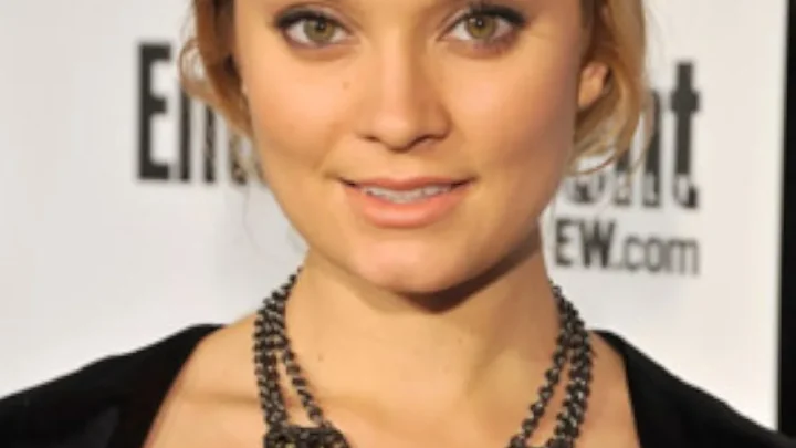 Kelsey Grammer’s daughter, Spencer Grammer Biography: Net Worth, Age, Ex-Husband, Son, Parents, Siblings, Height, TV Shows, Education, Facebook