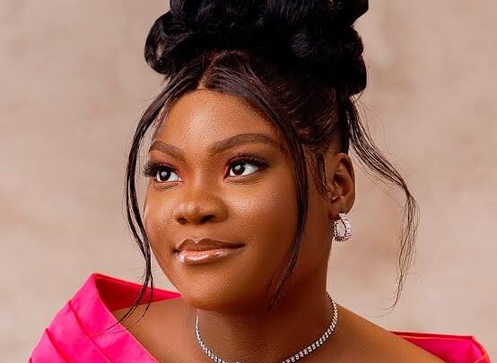 Grace Idowu Biography: Ethnicity, Parents, Boyfriend, Height, Songs, Height, Net Worth, Religion