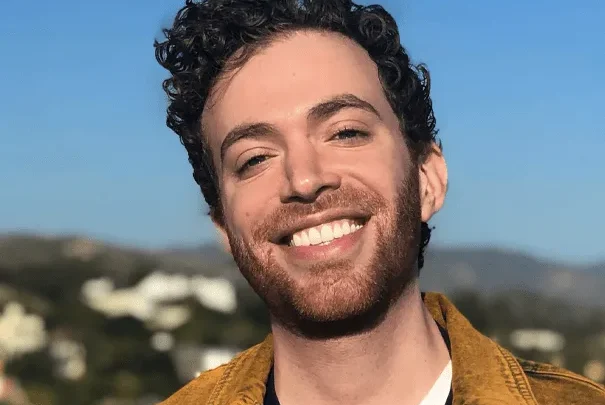Josh Helfgott Biography: Age, Mothers, Net Worth, LGBTQ+, Height, TikTok, Instagram, YouTube