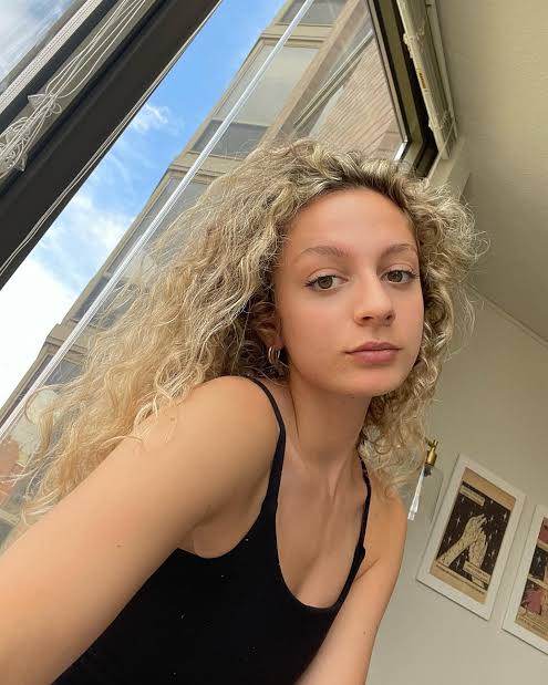Julia DiCesare Biography: Awards, Instagram, Parents, Height, Age, Ethnicity, Boyfriend, Net Worth