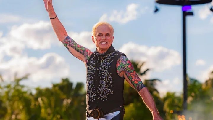 David Lee Roth Biography: Age, Net Worth, Children, Ex-Wives, Parents, Height, Siblings, Songs, Books