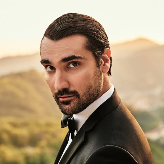 Jonathan Tetelman Biography: Awards, Parents, Age, Height, Songs, Ethnicity, Girlfriend, Net Worth